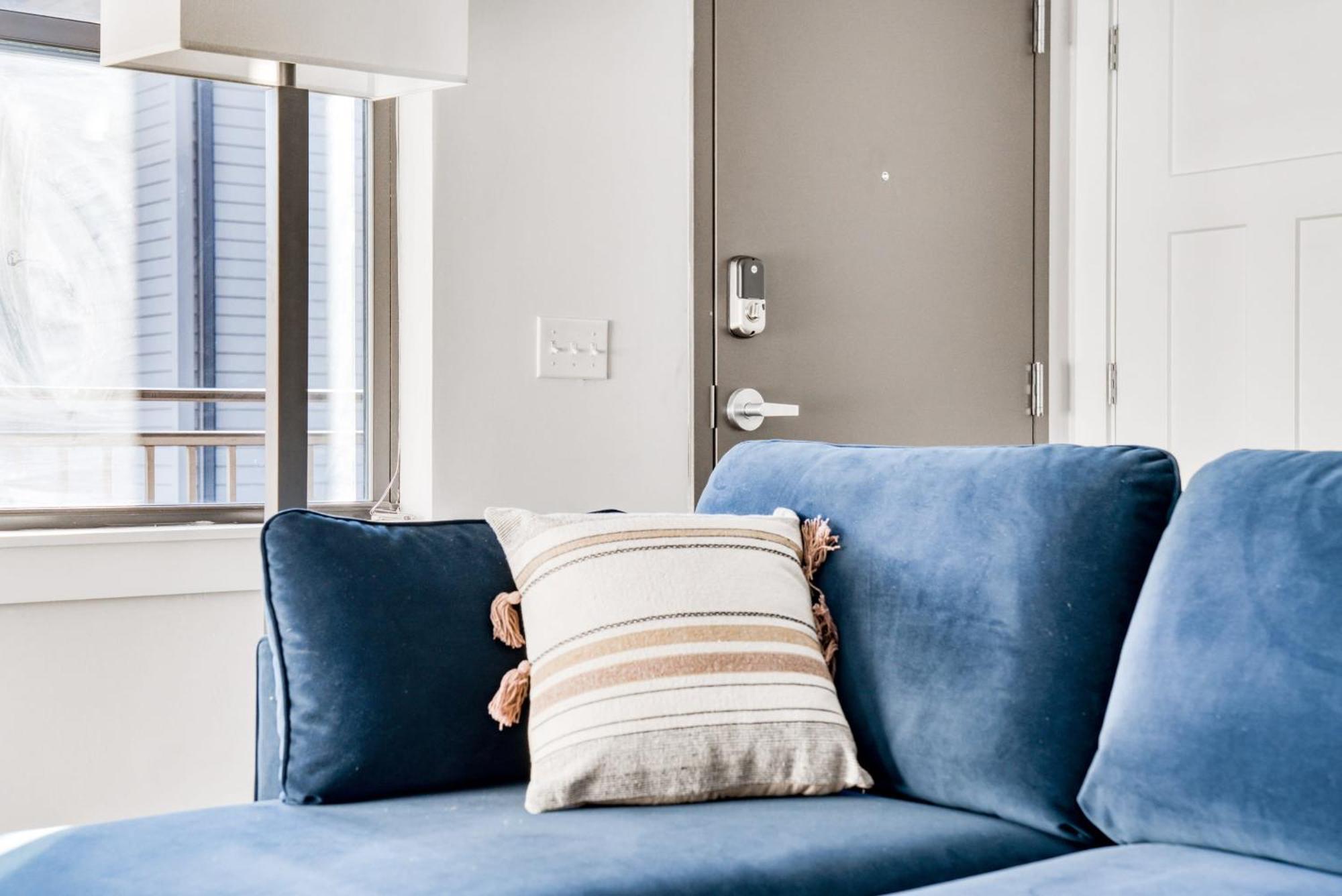 Cozysuites Music Row Bold 1Br W Free Parking ナッシュビル エクステリア 写真